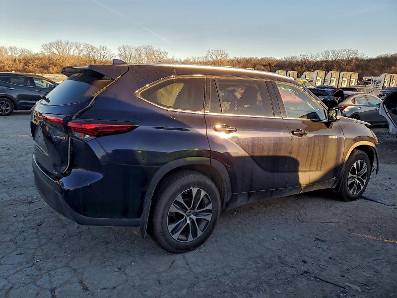 Photo 3 from auction – 2021 TOYOTA HIGHLANDER with VIN 5TDHBRCH0MS518518