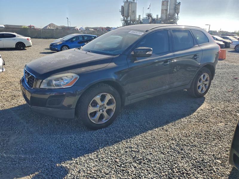 VOLVO XC60 2013 with VIN YV4940DL2D2414520 - Photo from auction