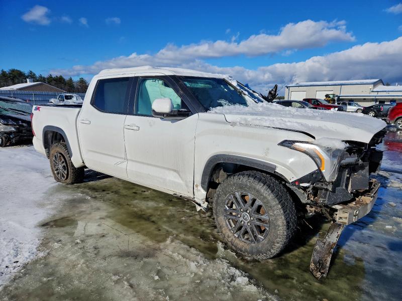 Photo 4 from auction – 2024 TOYOTA TUNDRA CRE with VIN 5TFLA5DB7RX219903
