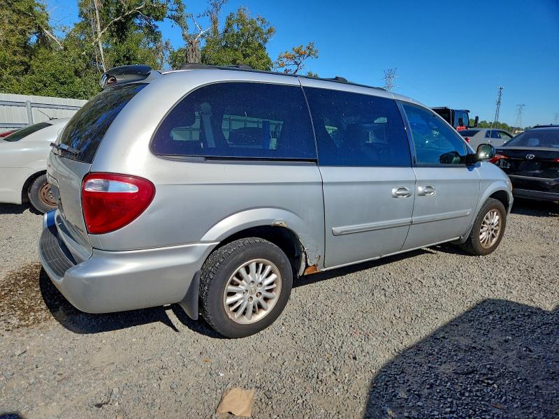 Photo 3 from auction – 2004 CHRYSLER TOWN & COU with VIN 2C4GP54L04R528211