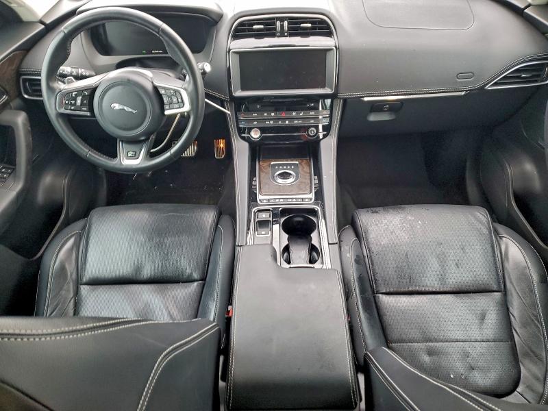 Photo 8 from auction – 2018 JAGUAR F-PACE R - with VIN SADCL2EV6JA246443