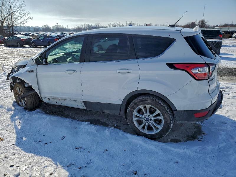 Photo 2 from auction – 2017 FORD ESCAPE SE with VIN 1FMCU9GD0HUA60715