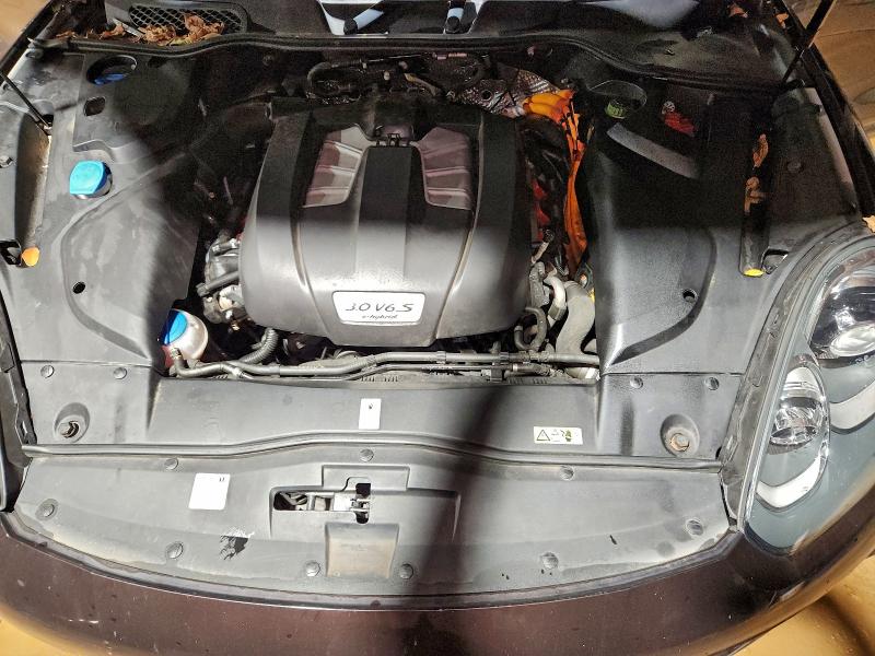 Photo 12 from auction – 2016 PORSCHE CAYENNE SE with VIN WP1AE2A21GLA18192