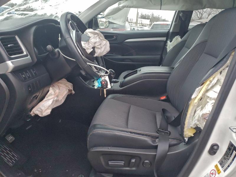 Photo 7 from auction – 2017 TOYOTA HIGHLANDER with VIN 5TDBZRFH1HS430936