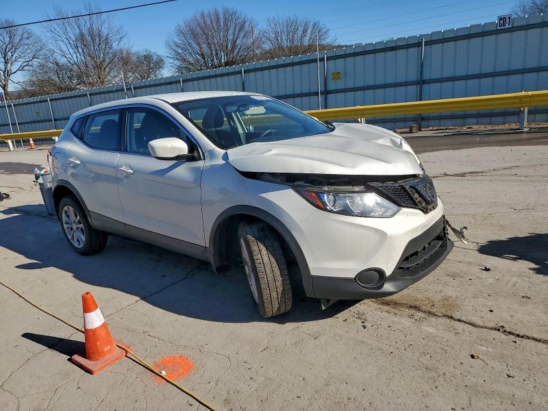 Photo 4 from auction – 2018 NISS ROGUE S with VIN JN1BJ1CP0JW160644