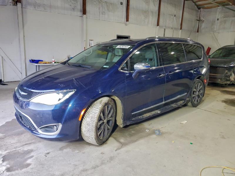 CHRYSLER PACIFICA 2017 with VIN 2C4RC1GG4HR812281 - Photo from auction