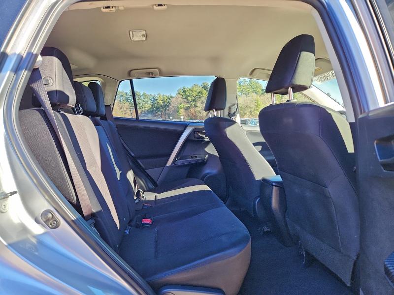 Photo 11 from auction – 2015 TOYOTA RAV4 LE with VIN JTMBFREV4FD127593