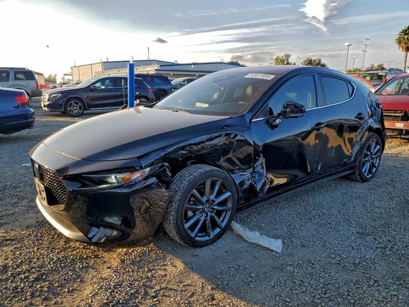 MAZDA 3 SELECT 2021 with VIN JM1BPAKL1M1339836 - Photo from auction