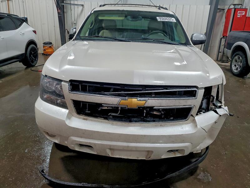 Photo 5 from auction – 2013 CHEVROLET AVALANCHE with VIN 3GNTKGE76DG244699
