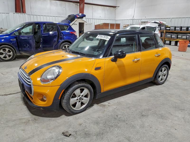 MINI COOPER 2015 with VIN WMWXS5C51FT837387 - Photo from auction
