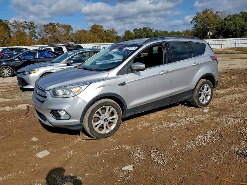 FORD ESCAPE SE 2017 with VIN 1FMCU0GD5HUA90434 - Photo from auction