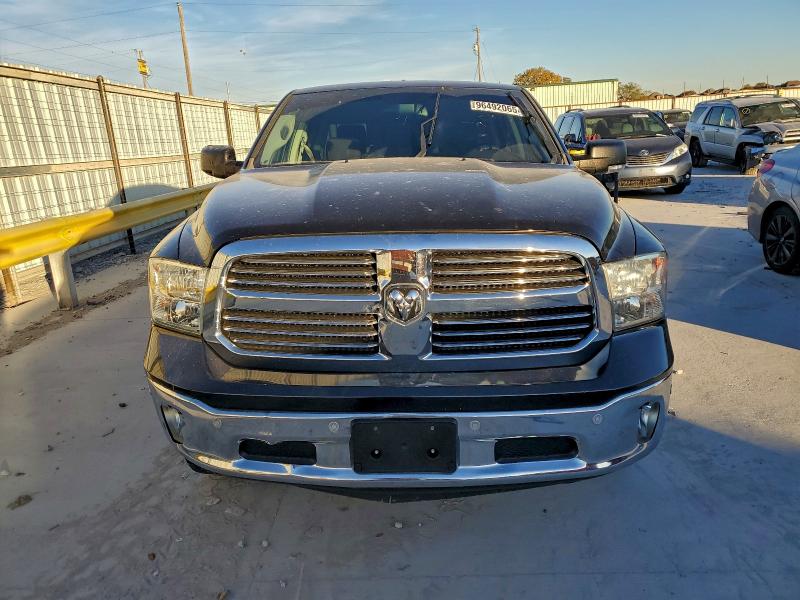 Photo 5 from auction – 2016 RAM 1500 SLT with VIN 1C6RR6LG2GS182735