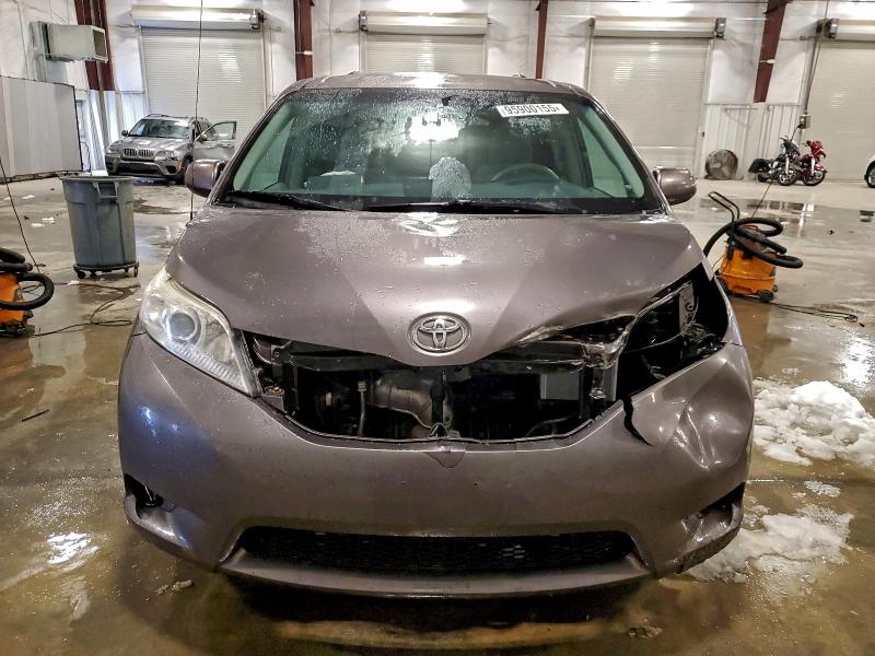 Photo 5 from auction – 2013 TOYOTA SIENNA LE with VIN 5TDKK3DC4DS324628