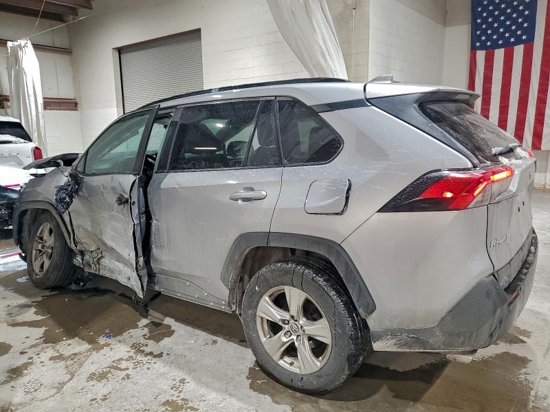Photo 2 from auction – 2019 TOYOTA RAV4 XLE with VIN JTMP1RFV8KD010256