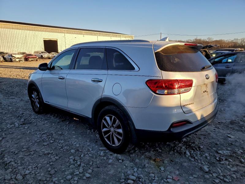 Photo 2 from auction – 2016 KIA SORENTO LX with VIN 5XYPGDA59GG081547