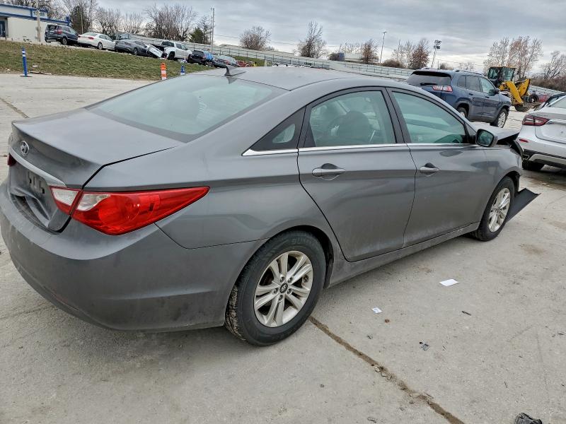 Photo 3 from auction – 2013 HYUNDAI SONATA GLS with VIN 5NPEB4AC1DH764657