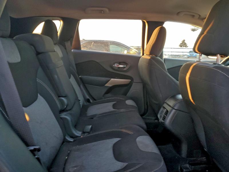 Photo 11 from auction – 2018 JEEP CHEROKEE with VIN 1C4PJLCB9JD557378