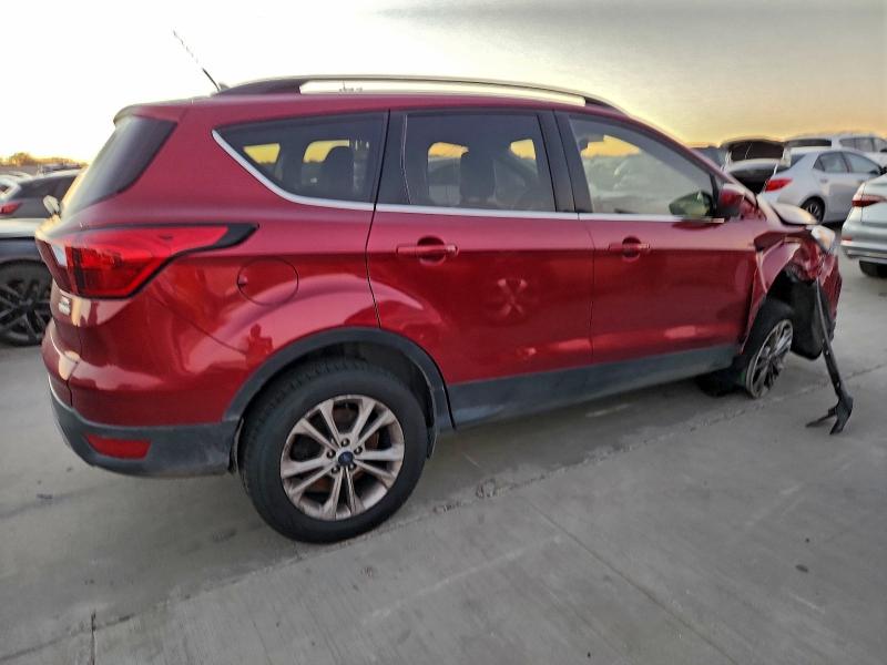 Photo 3 from auction – 2019 FORD ESCAPE SEL with VIN 1FMCU0HD3KUA54022