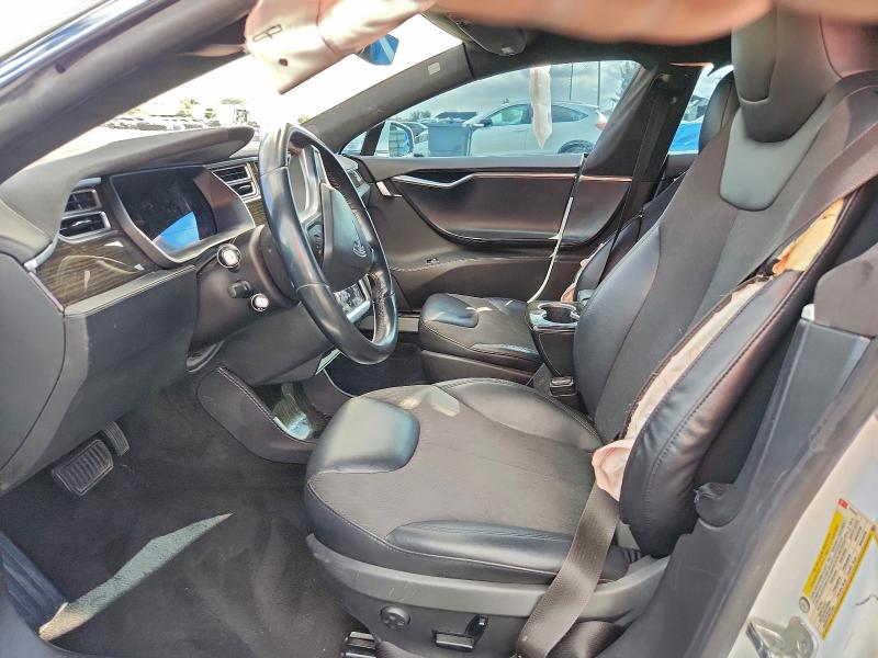 Photo 7 from auction – 2015 TESLA MODEL S 70 with VIN 5YJSA1S26FF098455
