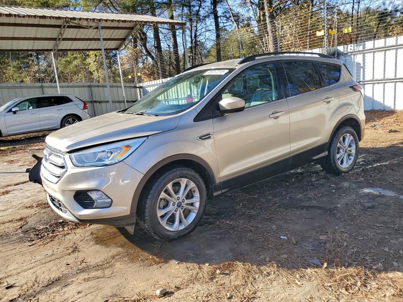 FORD ESCAPE SE 2017 with VIN 1FMCU0GD2HUC33677 - Photo from auction