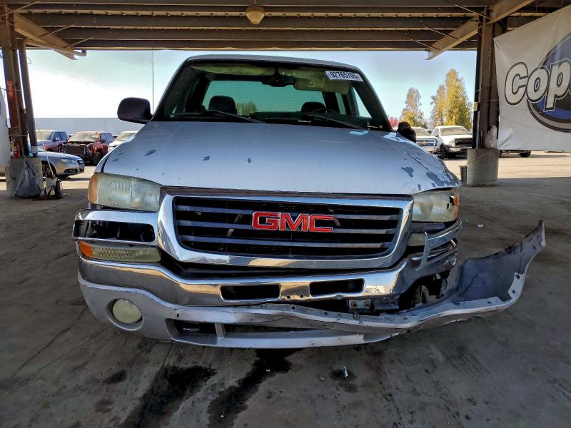 Photo 5 from auction – 2005 GMC NEW SIERRA with VIN 2GTEC13T651299028