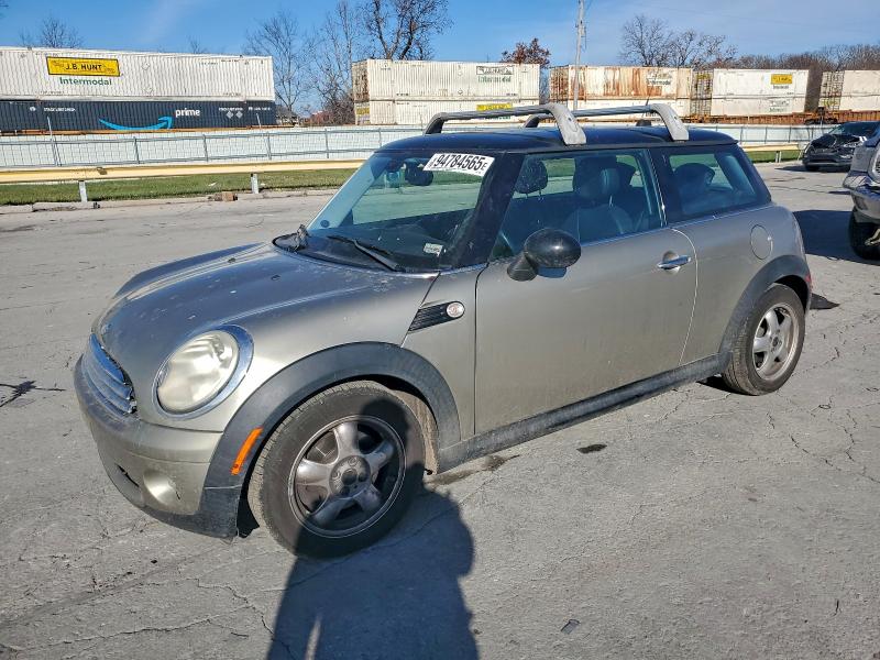 MINI COOPER 2008 with VIN WMWMF33518TU68397 - Photo from auction