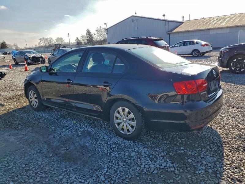 Photo 2 from auction – 2013 VOLKSWAGEN JETTA BASE with VIN 3VW2K7AJ3DM222342