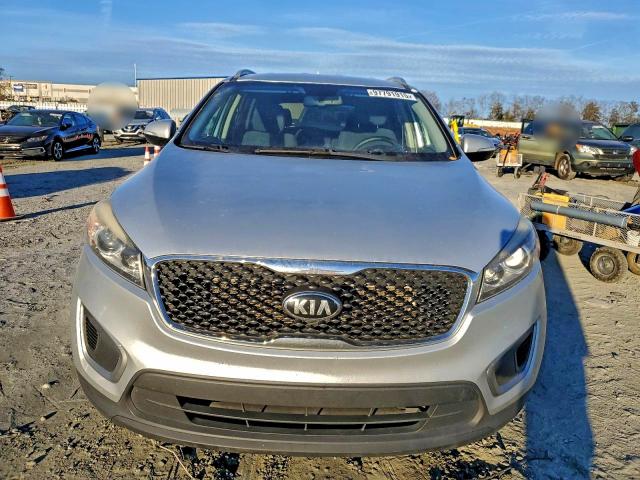 Photo 5 from auction – 2016 KIA SORENTO LX with VIN 5XYPG4A37GG033947
