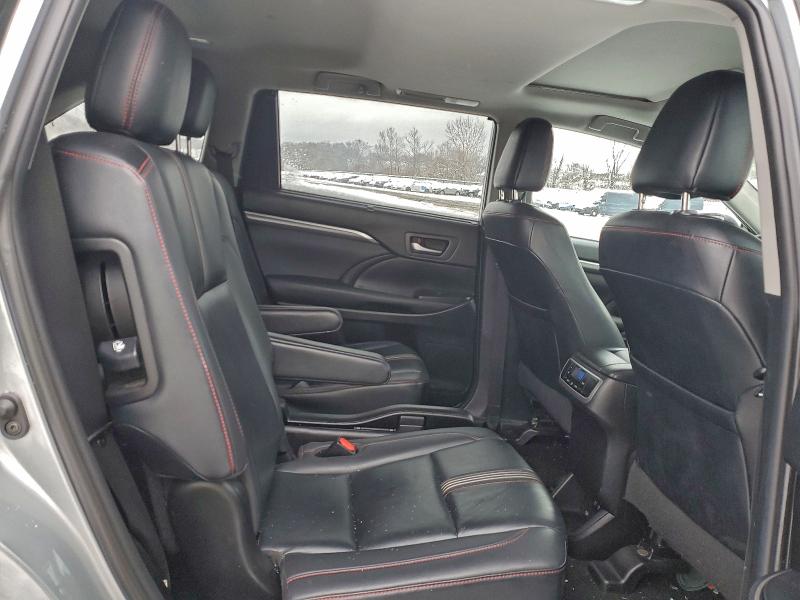 Photo 11 from auction – 2019 TOYOTA HIGHLANDER with VIN 5TDJZRFH0KS937748