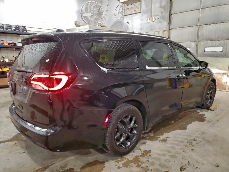 Photo 3 from auction – 2019 CHRYSLER PACIFICA T with VIN 2C4RC1BG7KR722332
