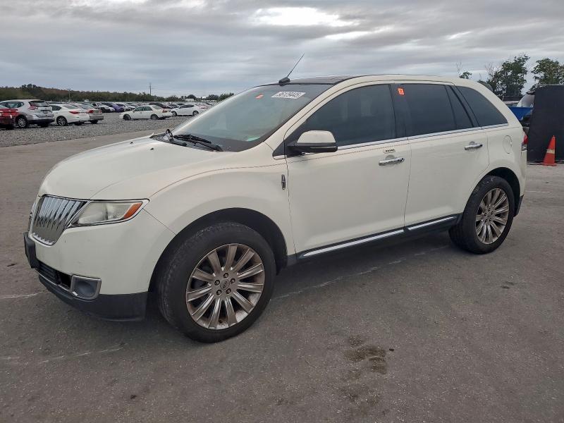 LINCOLN MKX 2013 with VIN 2LMDJ6JK6DBL20588 - Photo from auction