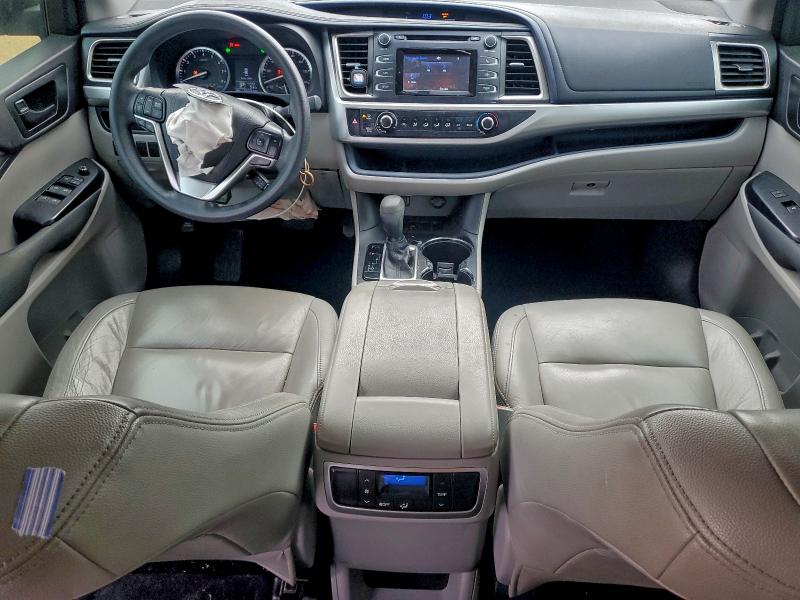 Photo 8 from auction – 2016 TOYOTA HIGHLANDER with VIN 5TDZKRFH7GS157017