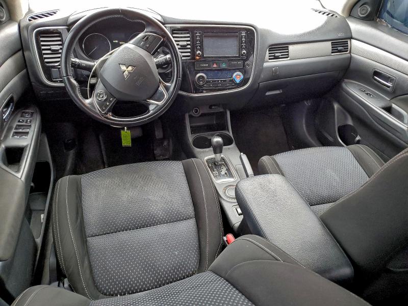 Photo 8 from auction – 2016 MITSUBISHI OUTLANDER with VIN JA4AD3A38GZ007698
