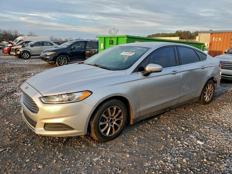 FORD FUSION S 2015 with VIN 1FA6P0G76F5119066 - Photo from auction