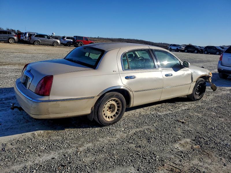Photo 3 from auction – 2000 LINCOLN TOWN CAR C with VIN 1LNHM83W1YY928110