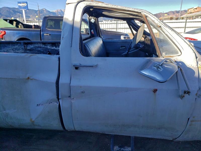 Photo 10 from auction – 1984 CHEVROLET C20 with VIN 1GCGC24M3EJ174841