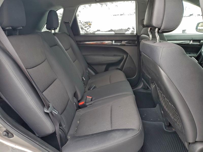 Photo 11 from auction – 2011 KIA SORENTO BA with VIN 5XYKTDA11BG096829