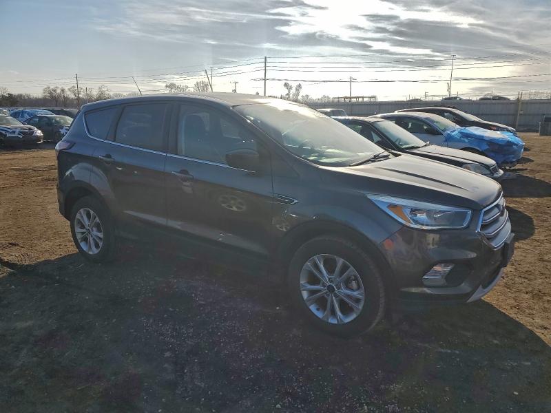 Photo 4 from auction – 2017 FORD ESCAPE SE with VIN 1FMCU0GD1HUC20841