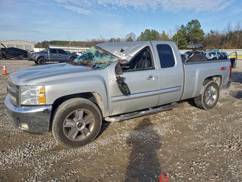 CHEVROLET SILVERADO 2013 with VIN 1GCRCSE06DZ107803 - Photo from auction
