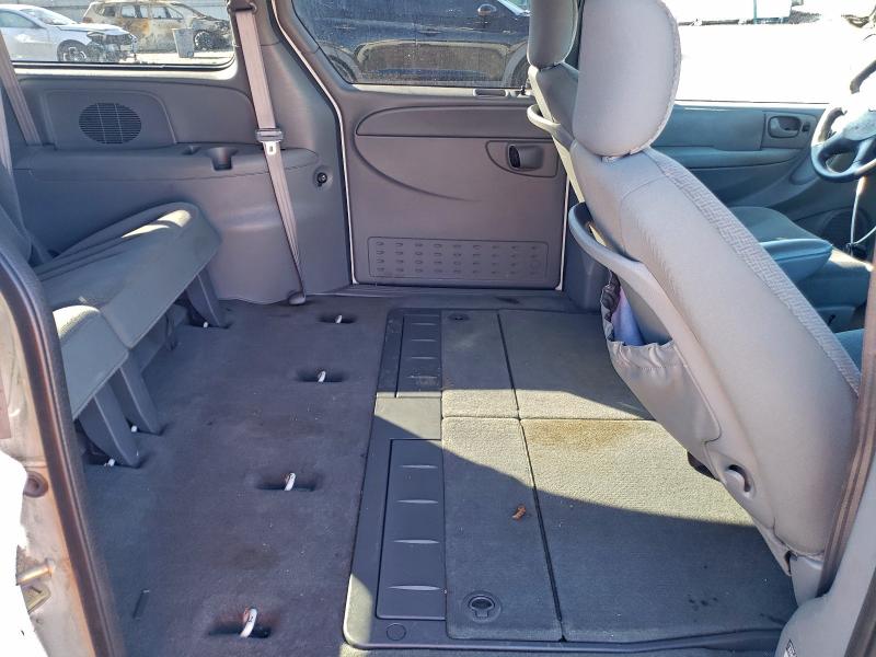 Photo 11 from auction – 2005 CHRYSLER TOWN & COU with VIN 2C4GP44R65R180169
