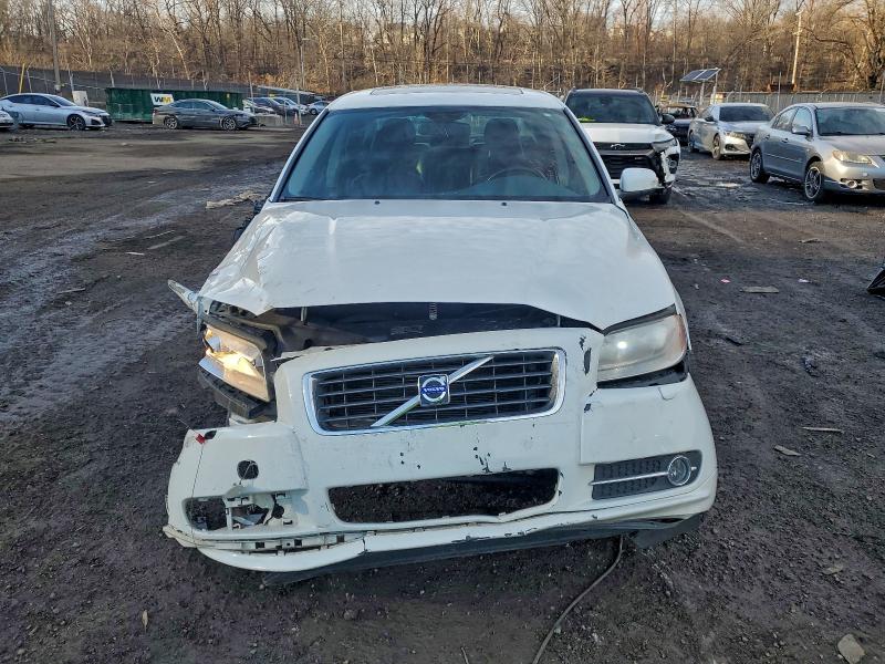 Photo 5 from auction – 2010 VOLVO S80 3.2 with VIN YV1960AS7A1124424