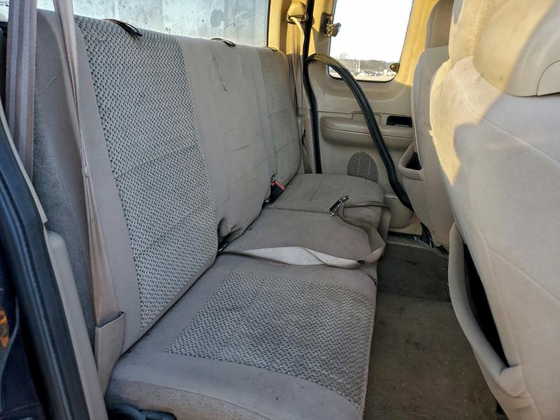 Photo 10 from auction – 2002 FORD F150 with VIN 2FTRX18W32CA87504