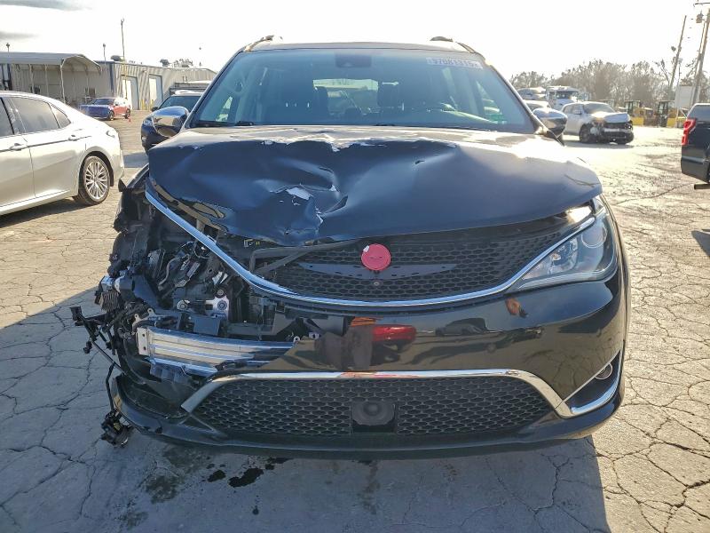 Photo 5 from auction – 2017 CHRYSLER PACIFICA L with VIN 2C4RC1GG9HR839623
