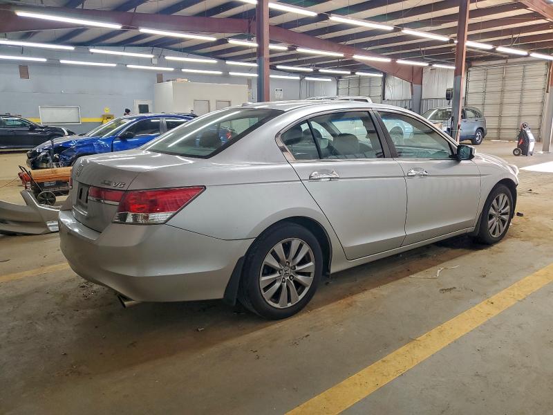 Photo 3 from auction – 2012 HONDA ACCORD EXL with VIN 1HGCP3F86CA041823