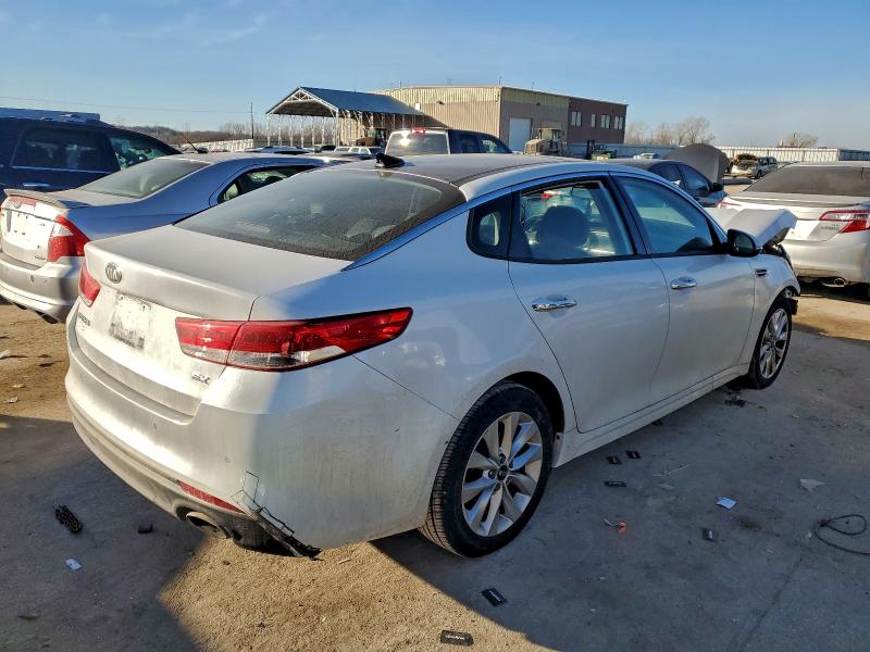 Фото 3 с аукциона – 2016 KIA OPTIMA с VIN 5XXGU4L31GG113822