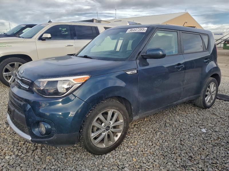KIA SOUL + 2017 with VIN KNDJP3A5XH7462516 - Photo from auction