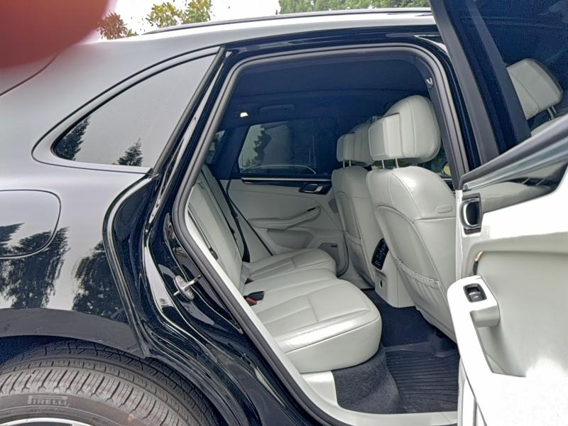 Photo 6 from auction – 2024 PORSCHE MACAN BASE with VIN WP1AA2A52RLB20660