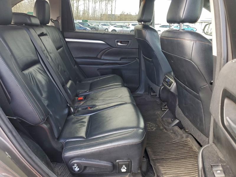 Фото 11 с аукциона – 2016 TOYOTA HIGHLANDER с VIN 5TDJKRFH0GS334830
