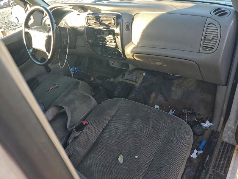 Photo 8 from auction – 2000 FORD RANGER with VIN 1FTYR10C5YPA60545
