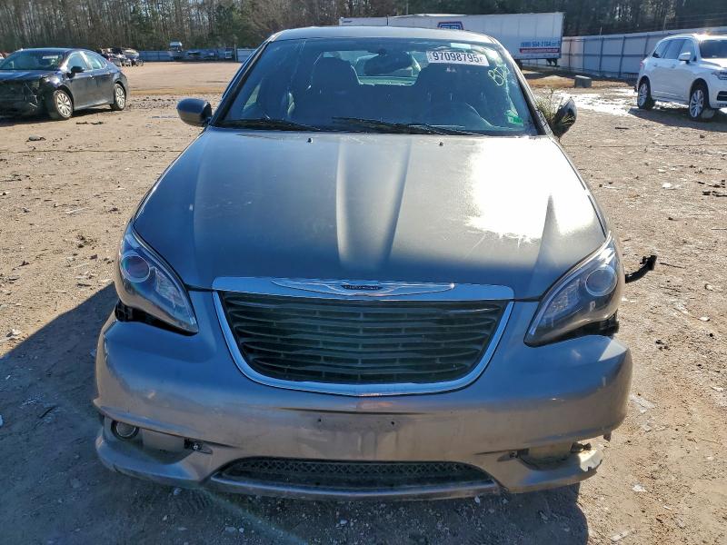 Photo 5 from auction – 2012 CHRYSLER 200 TOURIN with VIN 1C3CCBBG3CN277098